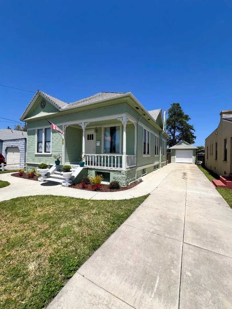 219 Harvest Street Salinas, CA 93901