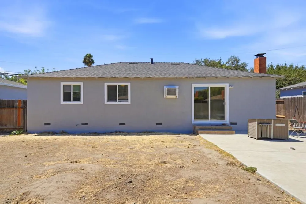 1909 Evergreen Avenue Modesto, CA 95350