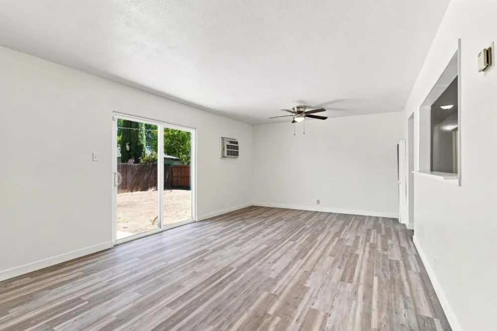 1909 Evergreen Avenue Modesto, CA 95350