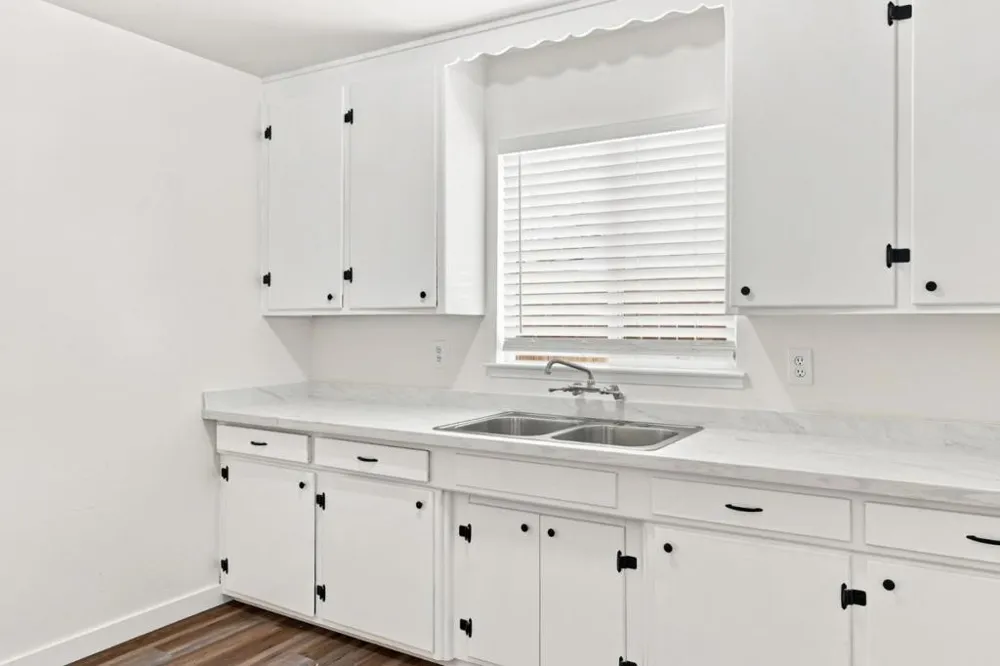 1909 Evergreen Avenue Modesto, CA 95350