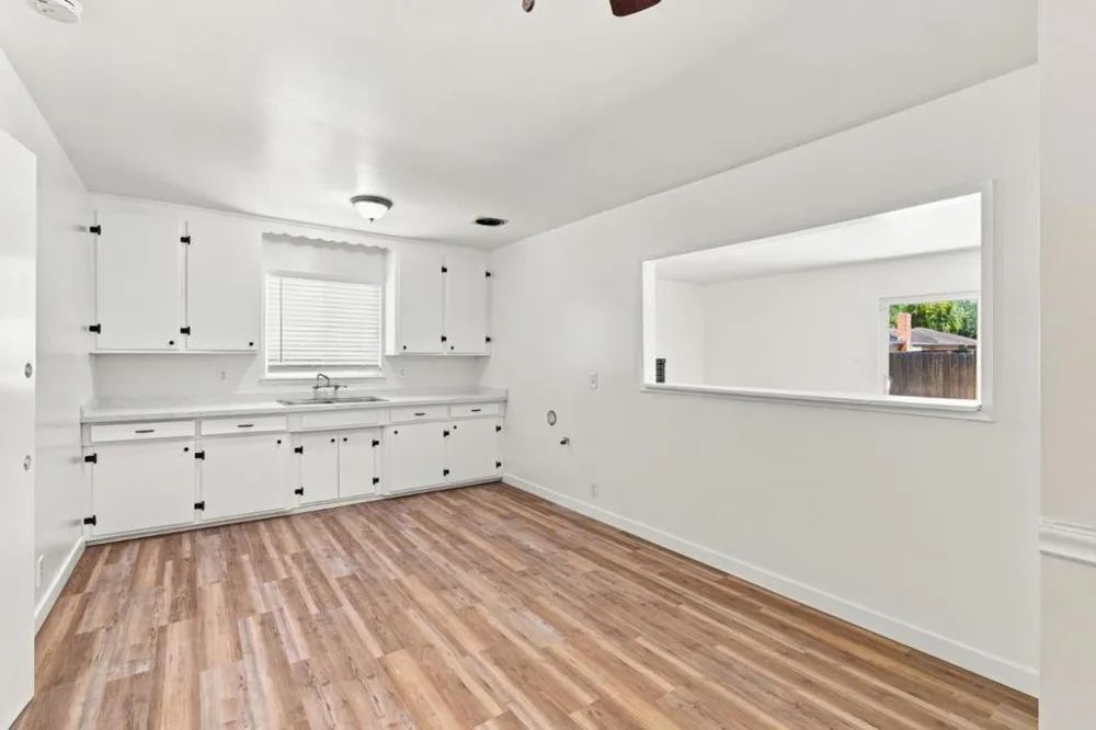 1909 Evergreen Avenue Modesto, CA 95350