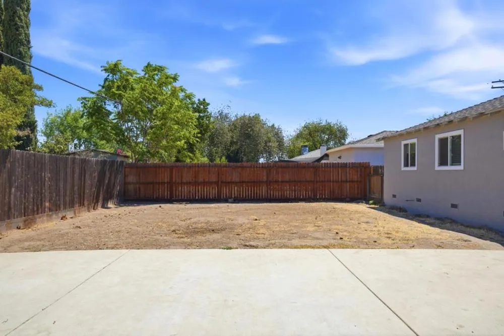 1909 Evergreen Avenue Modesto, CA 95350