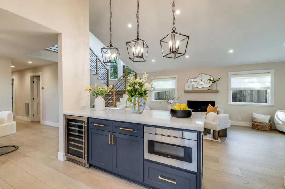 2886 Emerson Street Palo Alto, CA 94306