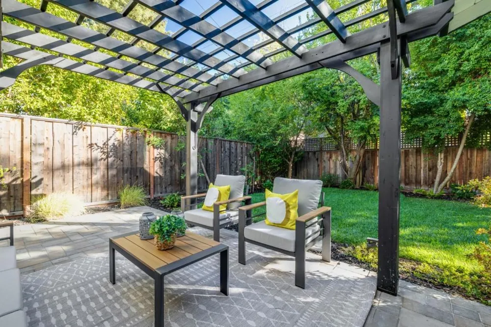 2886 Emerson Street Palo Alto, CA 94306