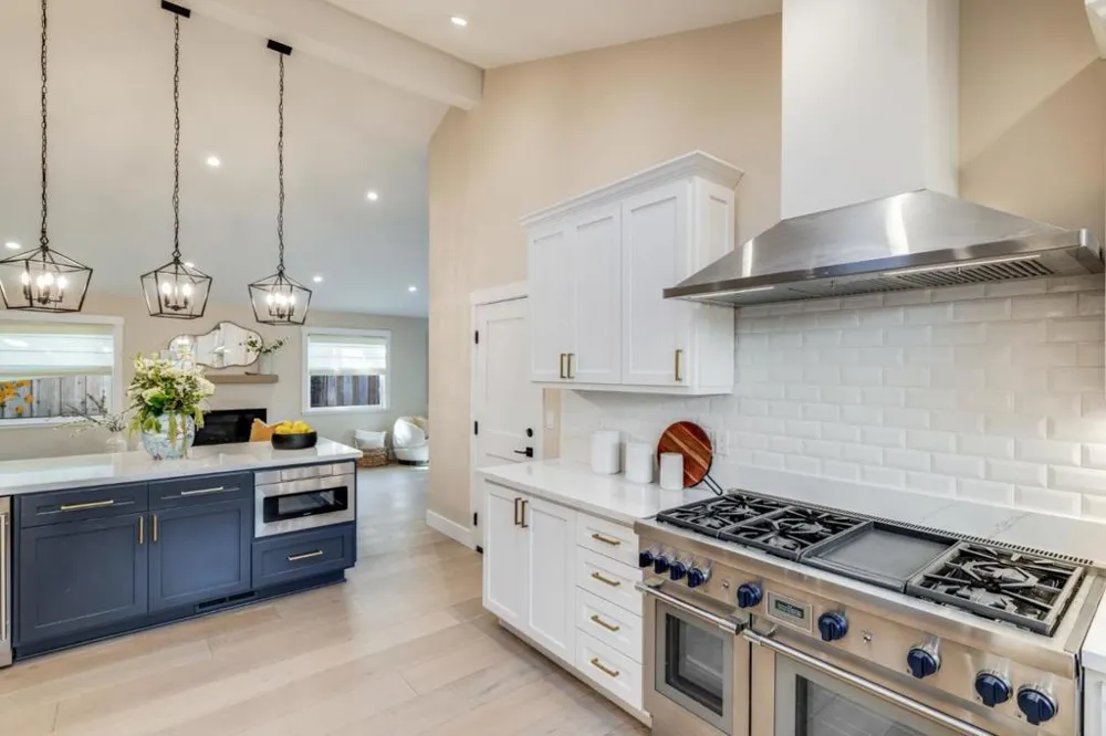 2886 Emerson Street Palo Alto, CA 94306