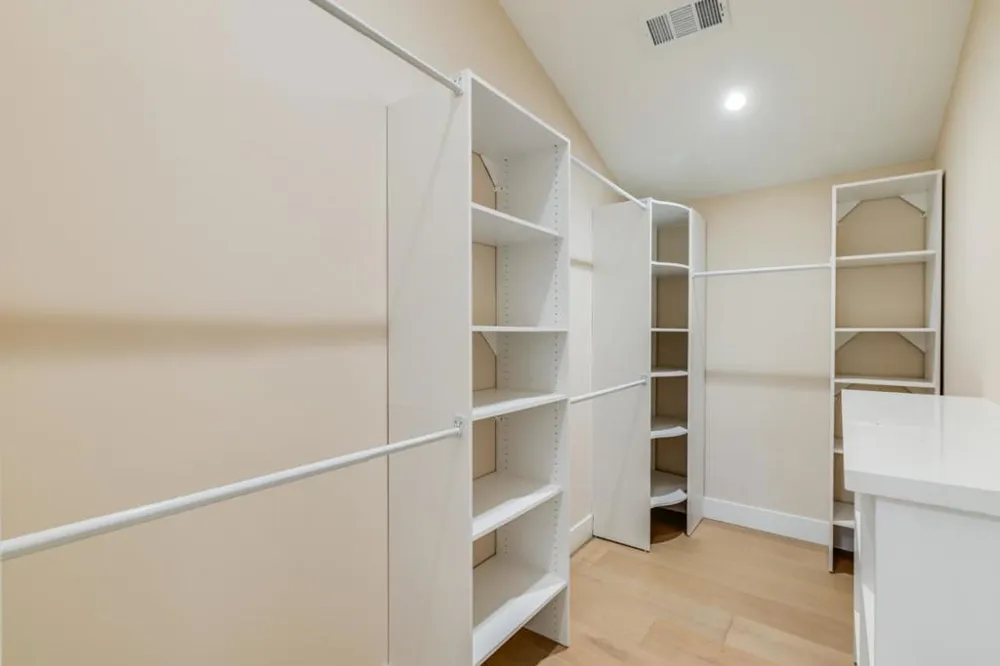 2886 Emerson Street Palo Alto, CA 94306