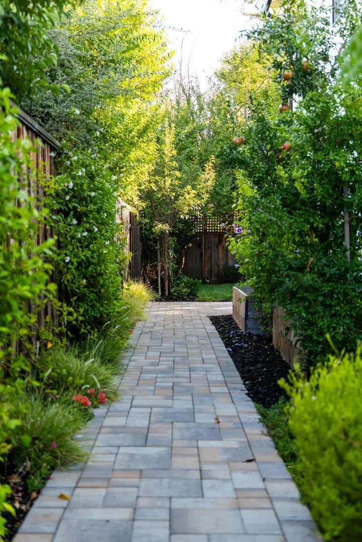 2886 Emerson Street Palo Alto, CA 94306