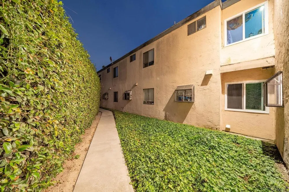 2136 Oceanside Boulevard Oceanside, CA 92054