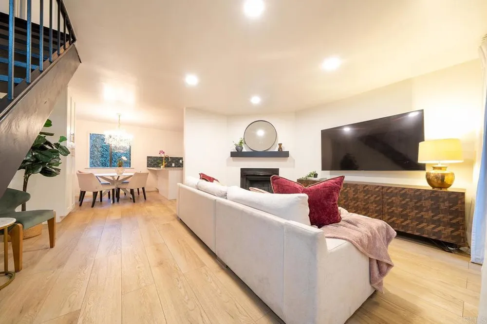 2136 Oceanside Boulevard Oceanside, CA 92054