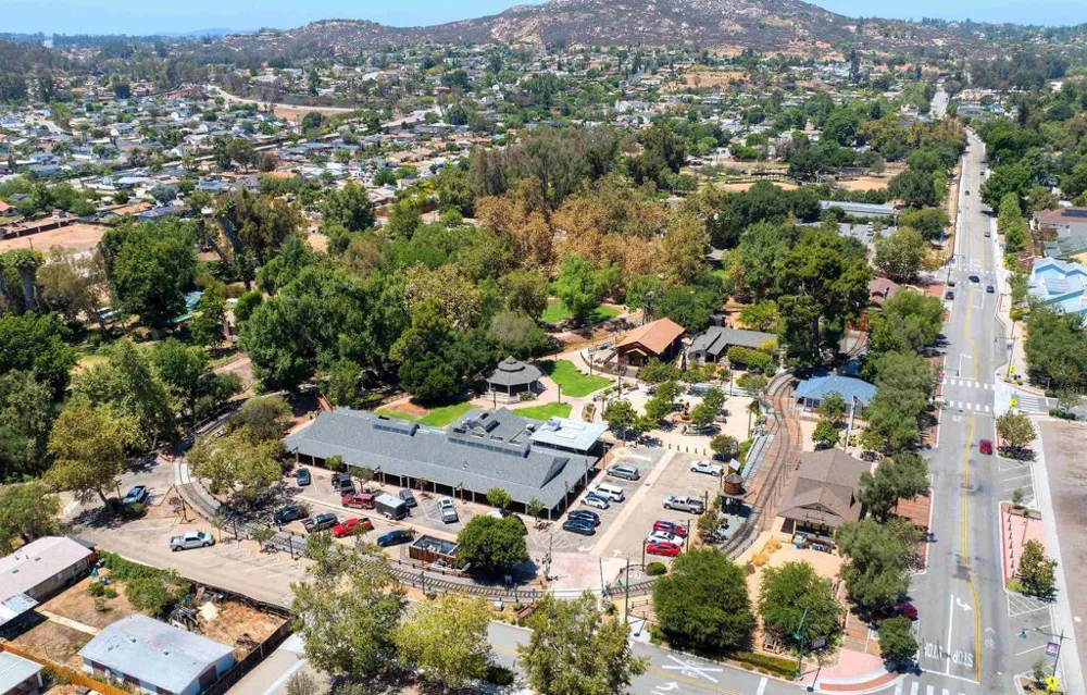 13834 Midland Rd Poway, CA 92064