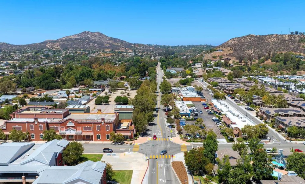 13834 Midland Rd Poway, CA 92064
