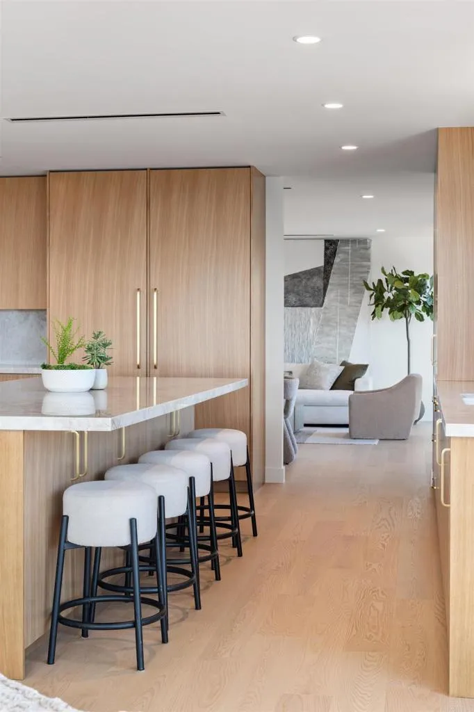 1553 Copa De Oro Drive La Jolla, CA 92037
