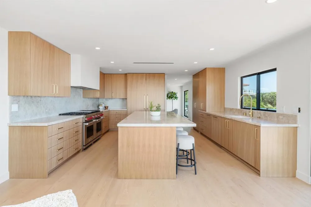 1553 Copa De Oro Drive La Jolla, CA 92037