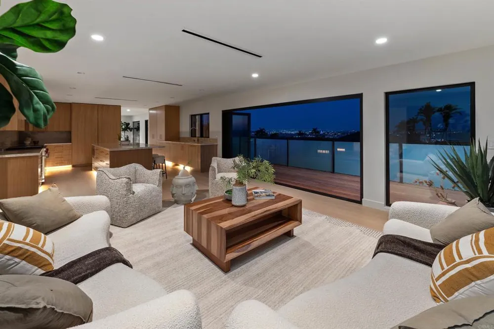 1553 Copa De Oro Drive La Jolla, CA 92037