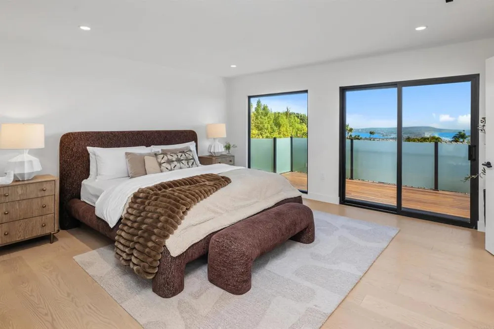 1553 Copa De Oro Drive La Jolla, CA 92037