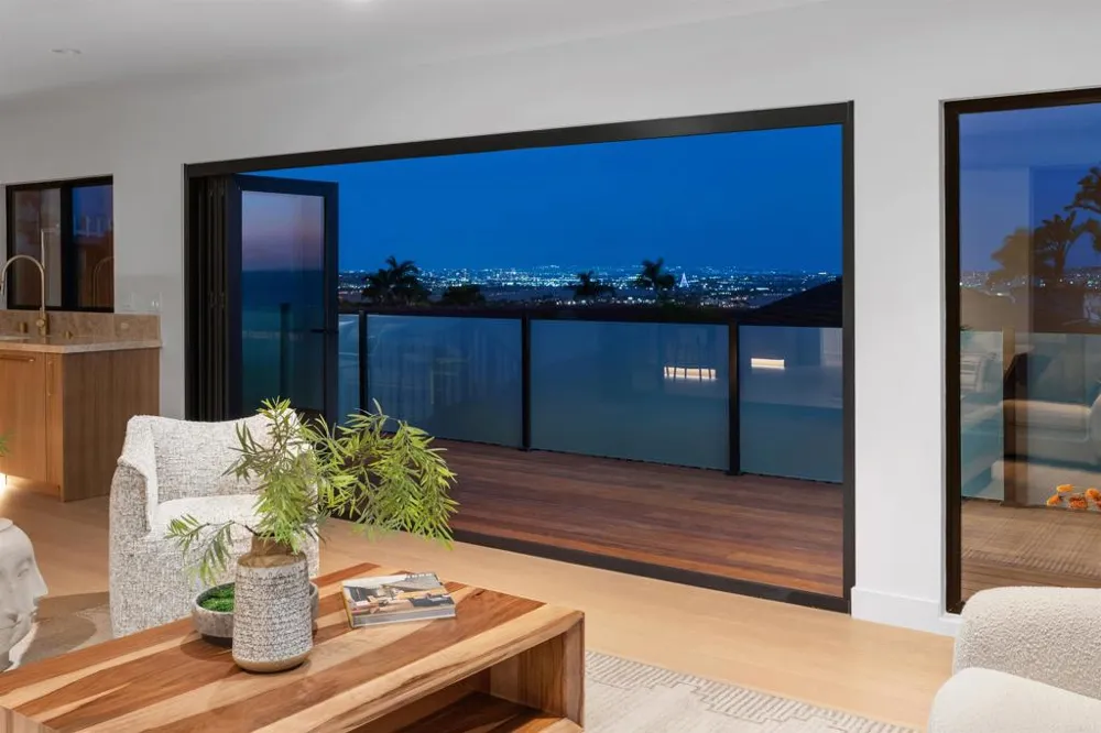 1553 Copa De Oro Drive La Jolla, CA 92037
