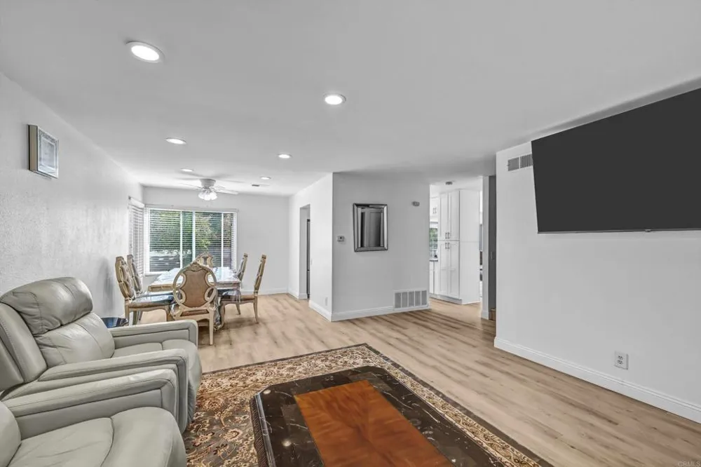 9378 Twin Mountain Circle San Diego, CA 92126