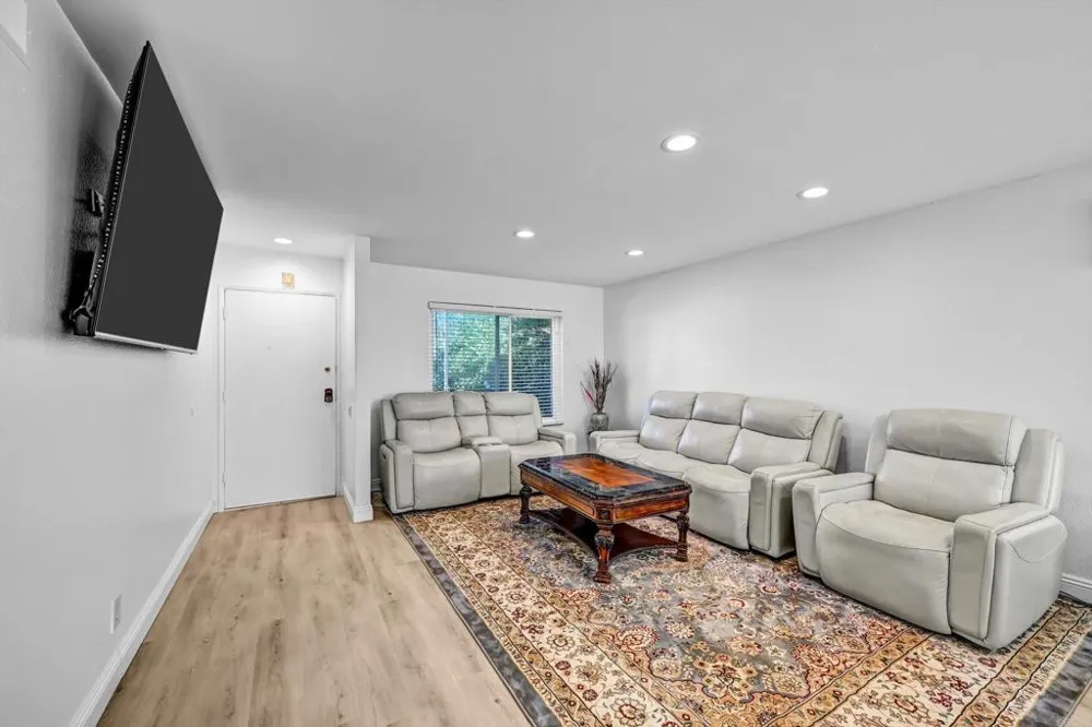9378 Twin Mountain Circle San Diego, CA 92126
