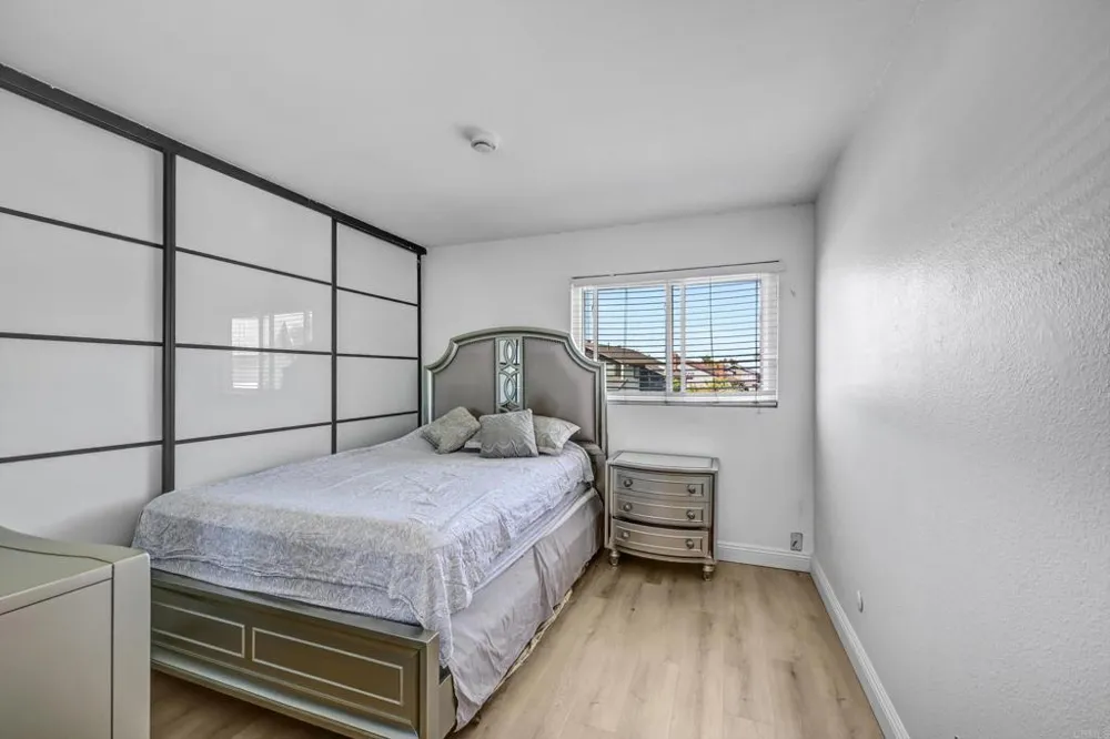 9378 Twin Mountain Circle San Diego, CA 92126