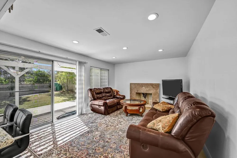 9378 Twin Mountain Circle San Diego, CA 92126