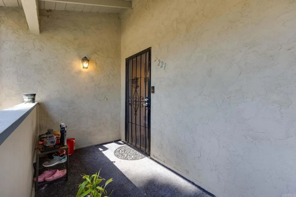 221 Stage Coach Road Oceanside, CA 92057