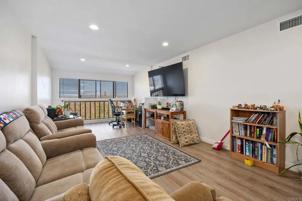221 Stage Coach Road Oceanside, CA 92057