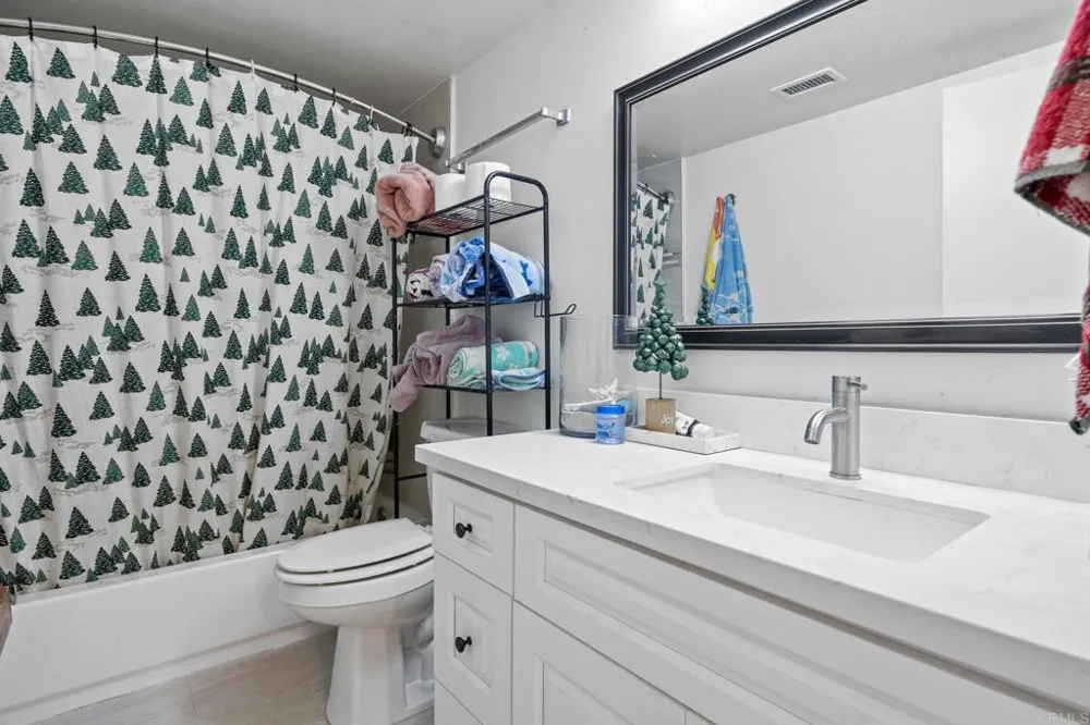 221 Stage Coach Road Oceanside, CA 92057
