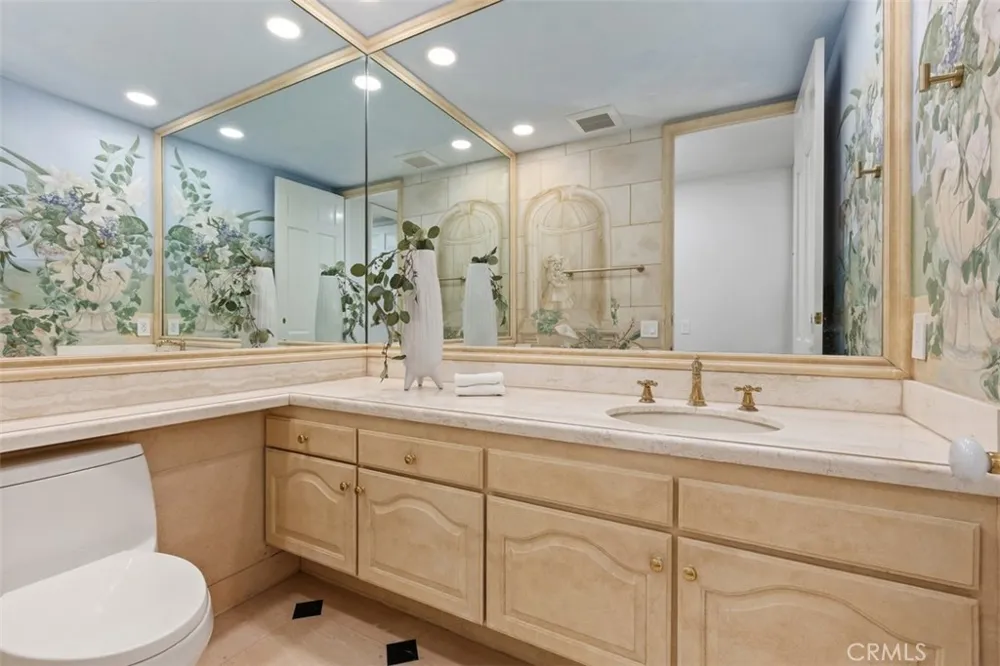 2 Belcourt Newport Beach, CA 92660