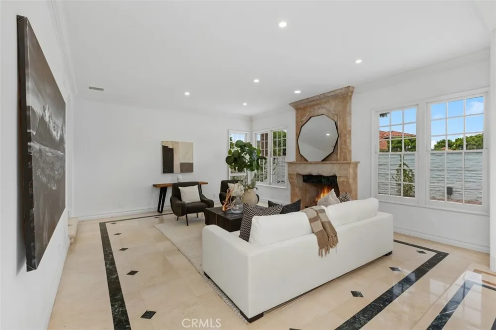 2 Belcourt Newport Beach, CA 92660