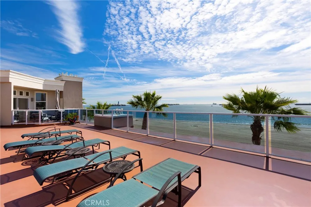 1500 E Ocean Boulevard #206 Long Beach, CA 90802