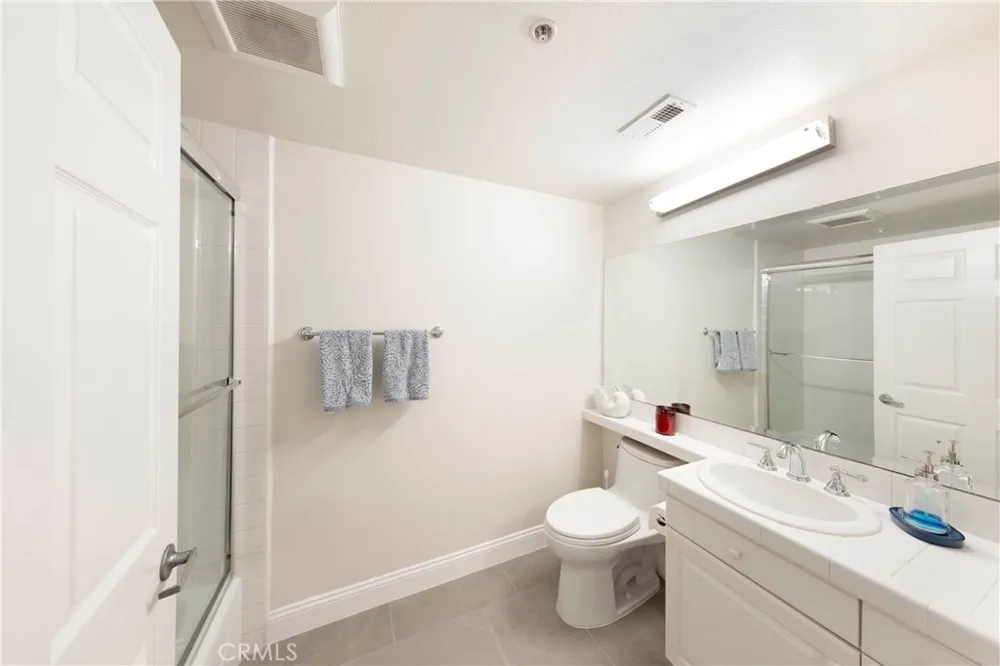 1500 E Ocean Boulevard #206 Long Beach, CA 90802