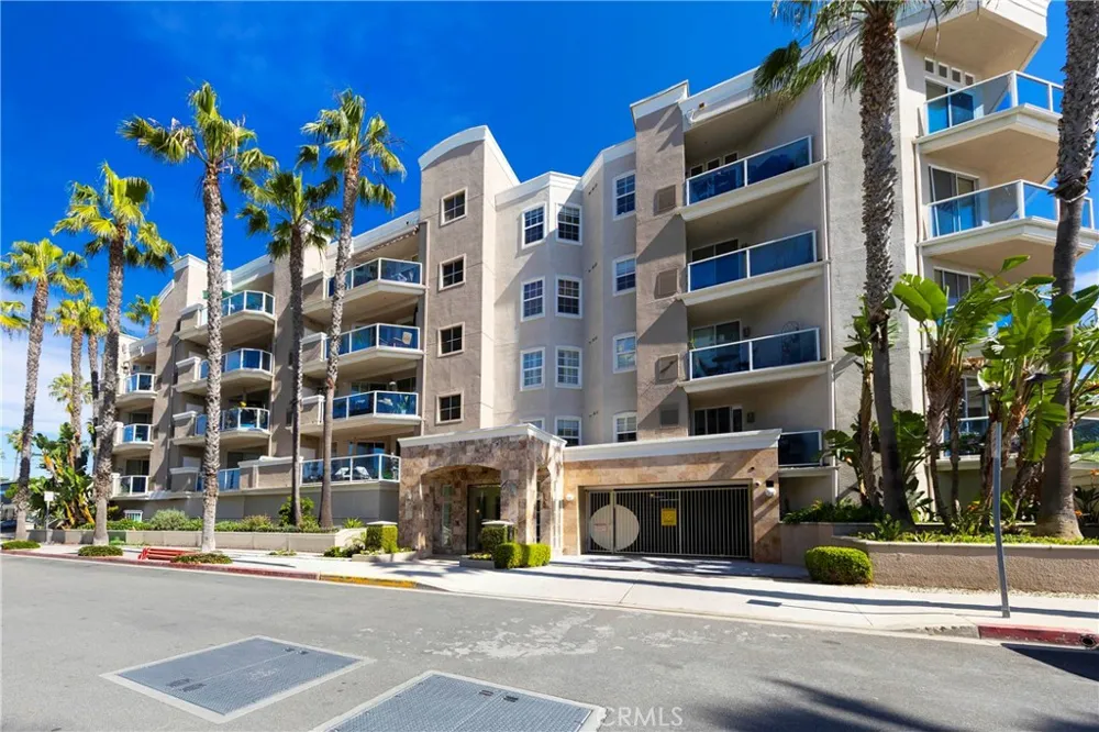1500 E Ocean Boulevard #206 Long Beach, CA 90802