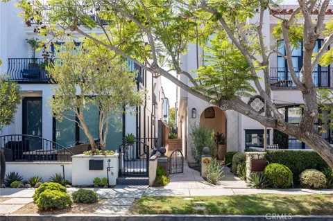 412 Acacia #1/2