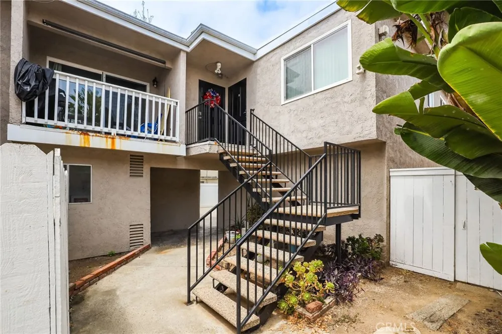 205 13th Street #D Huntington Beach, CA 92648