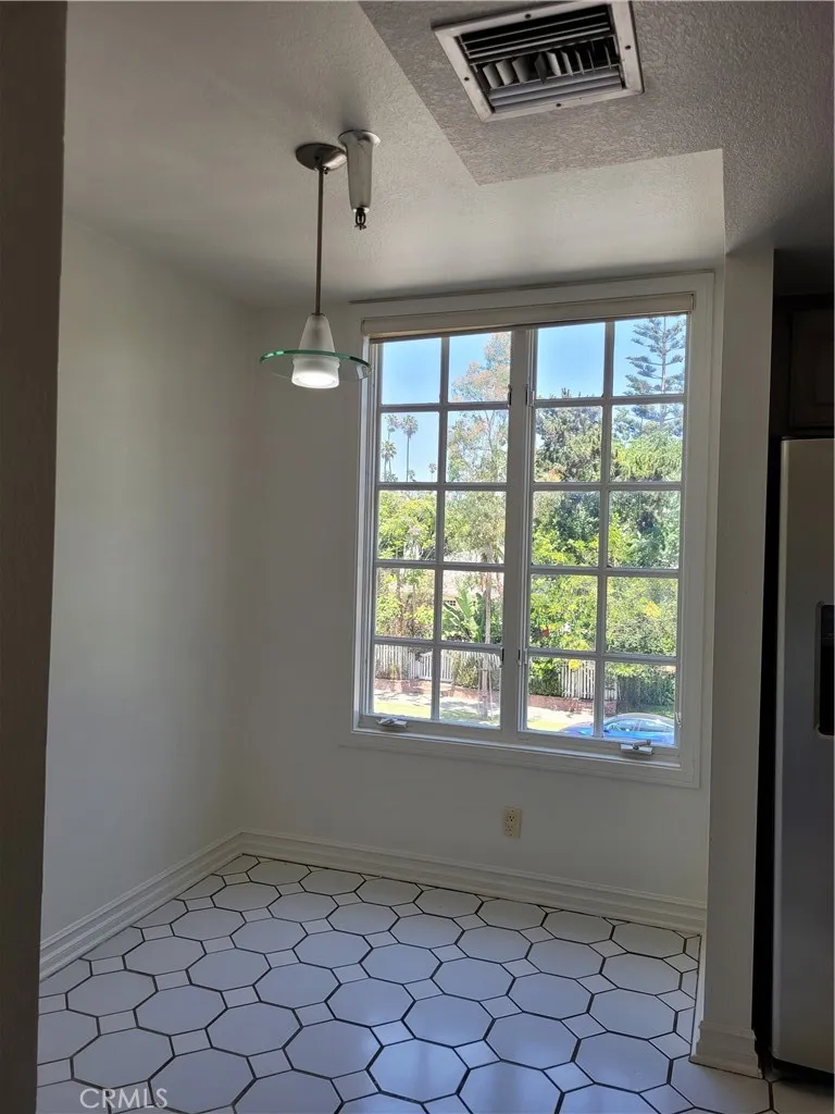 1040 4th #203 Santa Monica, CA 90403