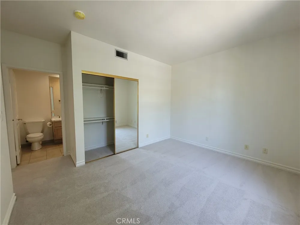 1040 4th #203 Santa Monica, CA 90403
