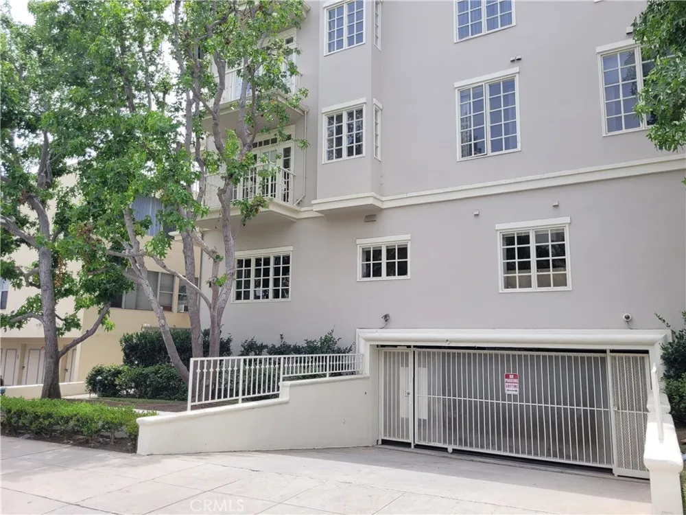 1040 4th #203 Santa Monica, CA 90403