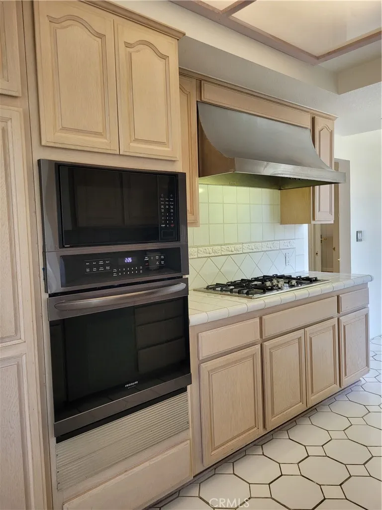 1040 4th #203 Santa Monica, CA 90403