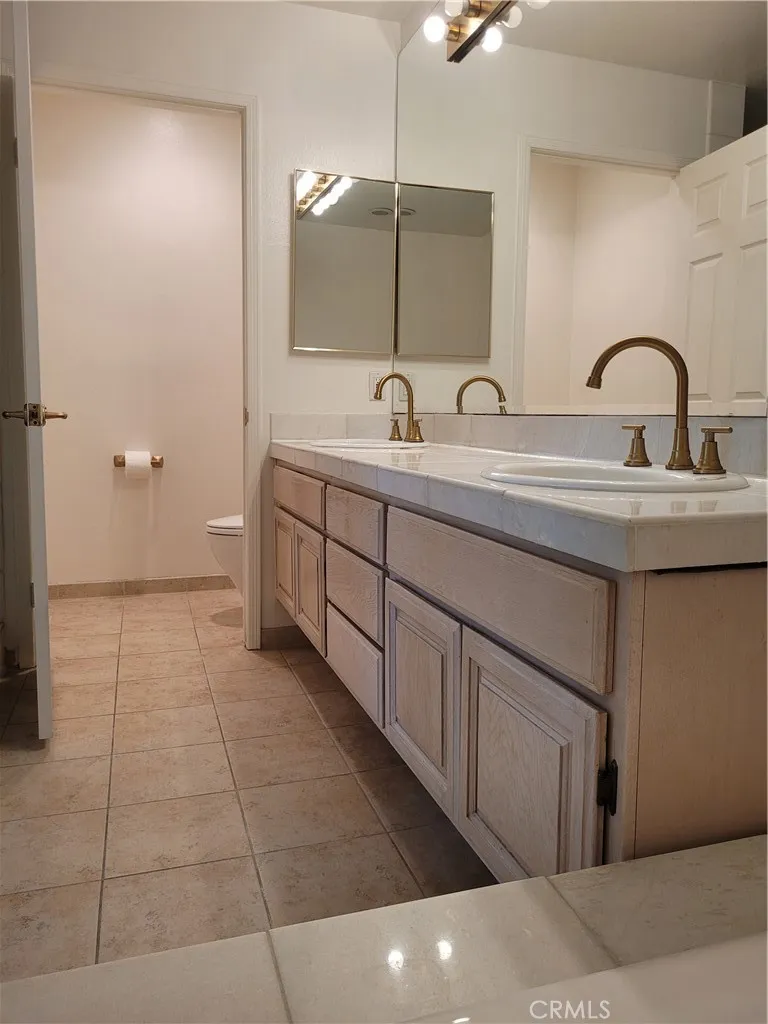 1040 4th #203 Santa Monica, CA 90403