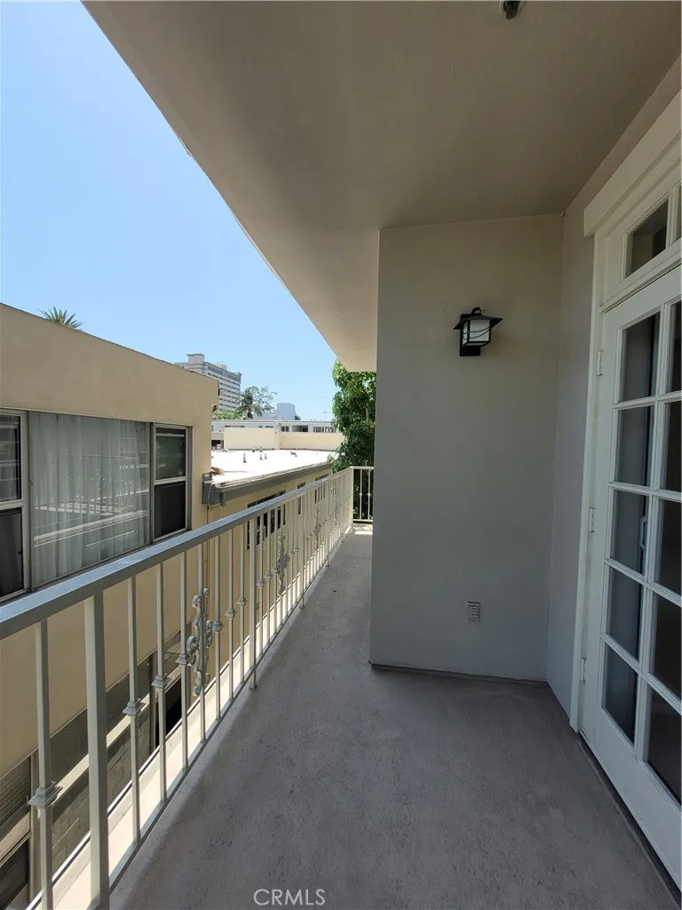 1040 4th #203 Santa Monica, CA 90403