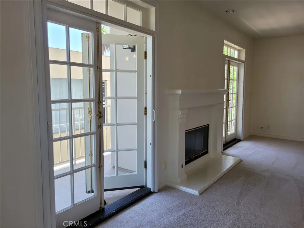 1040 4th #203 Santa Monica, CA 90403