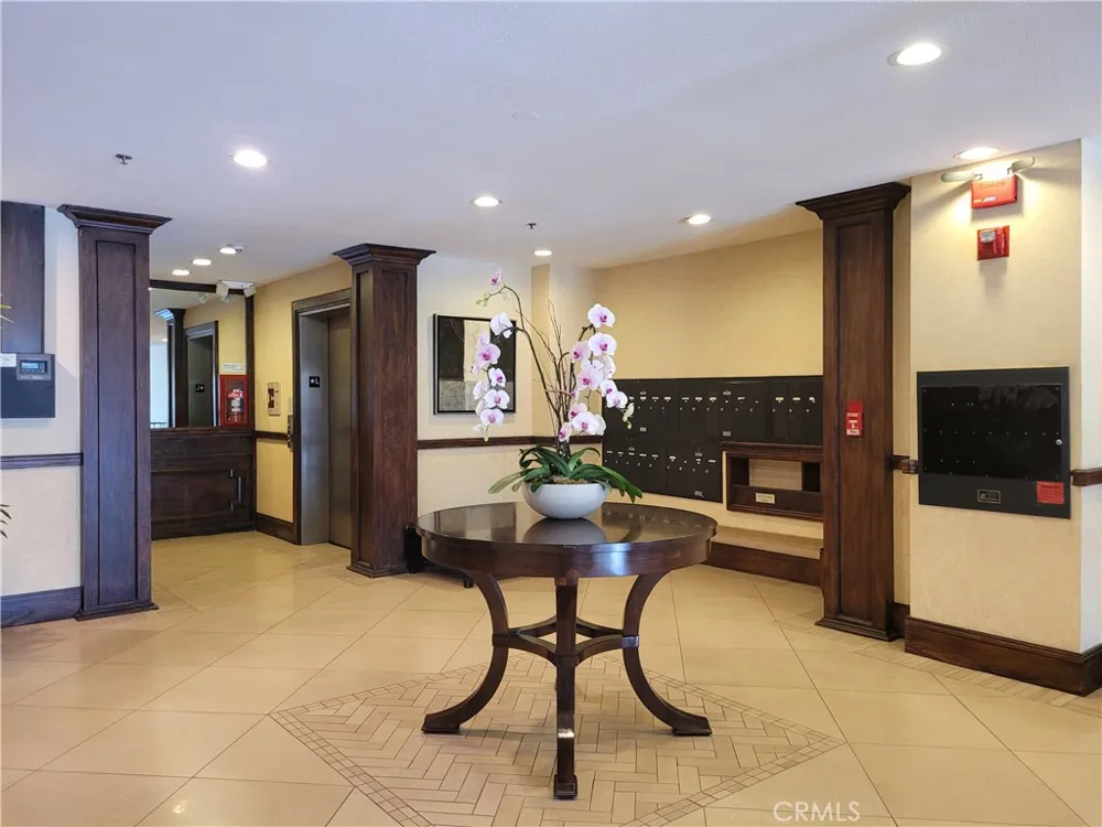 1040 4th #203 Santa Monica, CA 90403