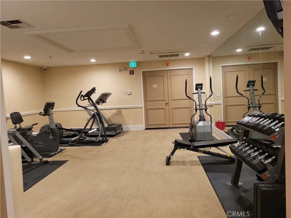 1040 4th #203 Santa Monica, CA 90403