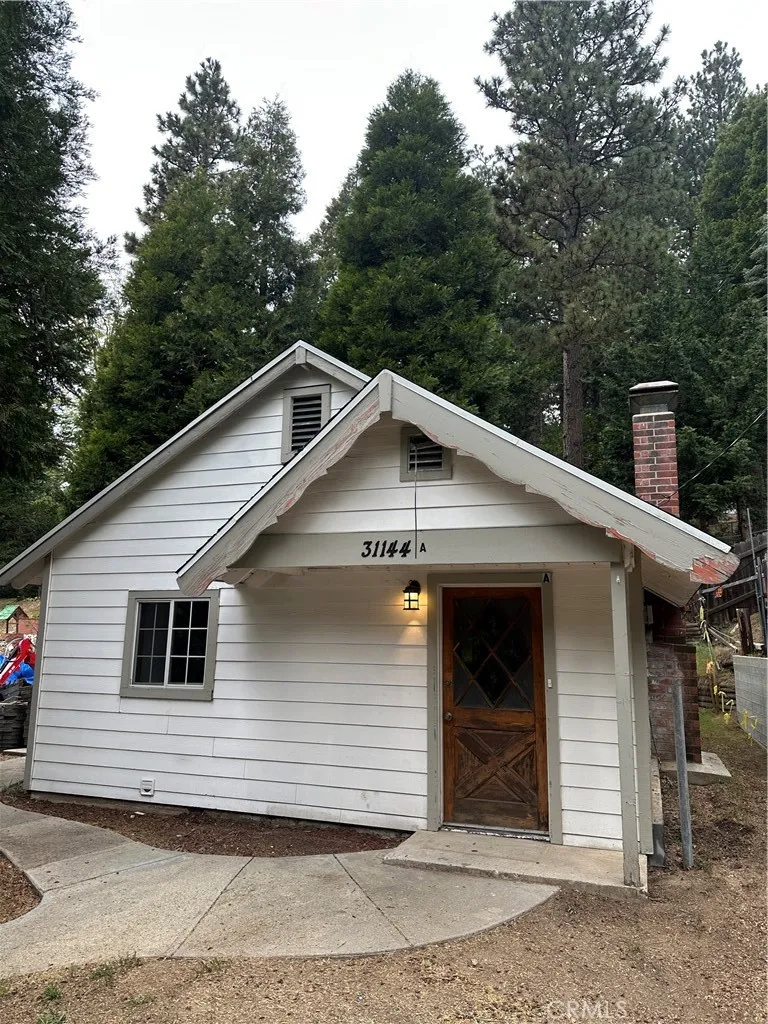 31144 All View Running Springs, CA 92382