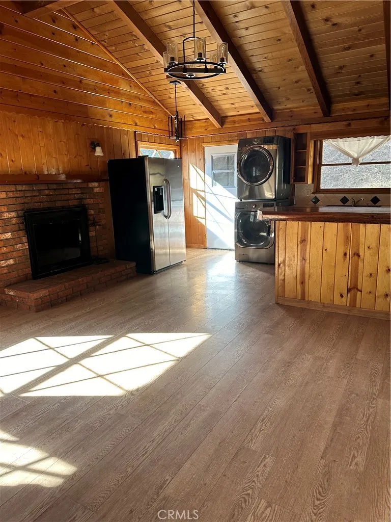 31144 All View Running Springs, CA 92382
