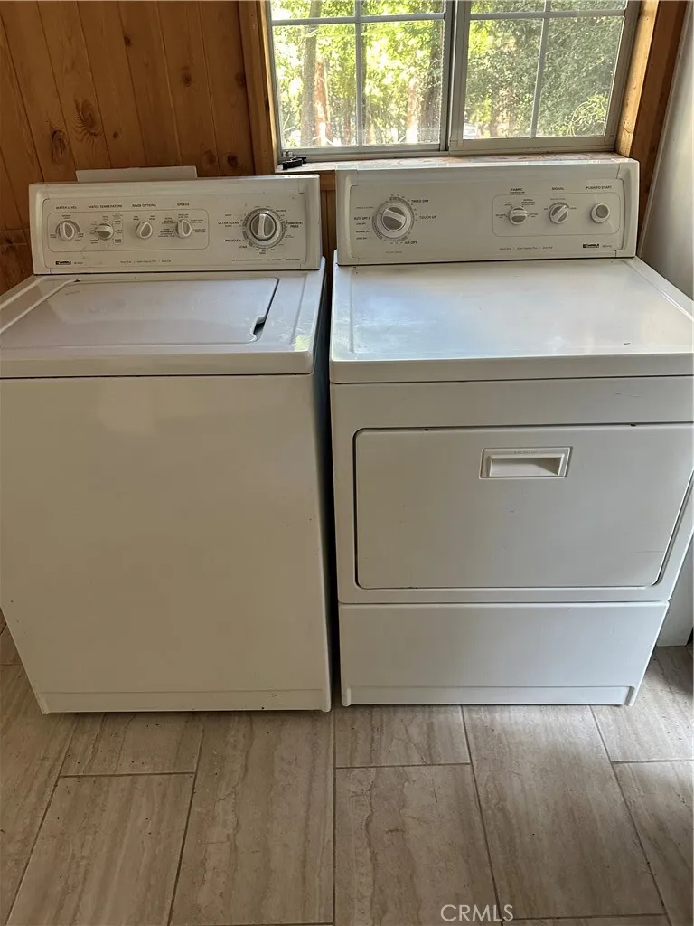 31144 All View Running Springs, CA 92382