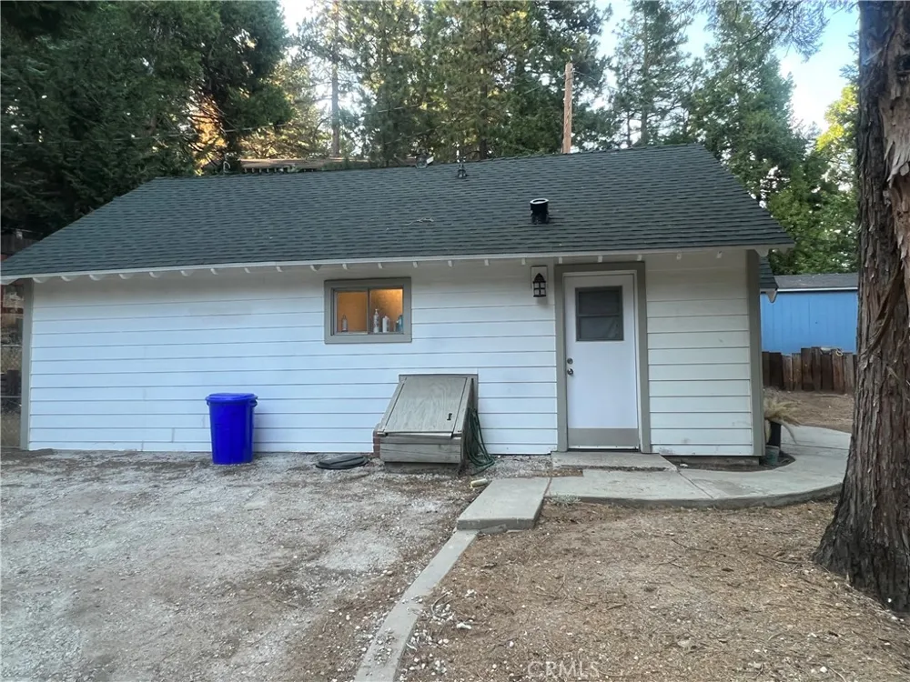 31144 All View Running Springs, CA 92382