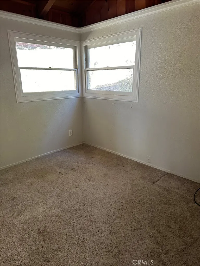 31144 All View Running Springs, CA 92382