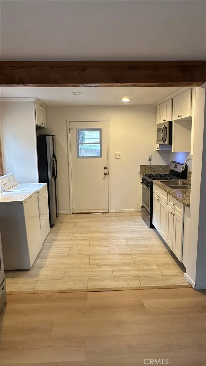 31144 All View Running Springs, CA 92382