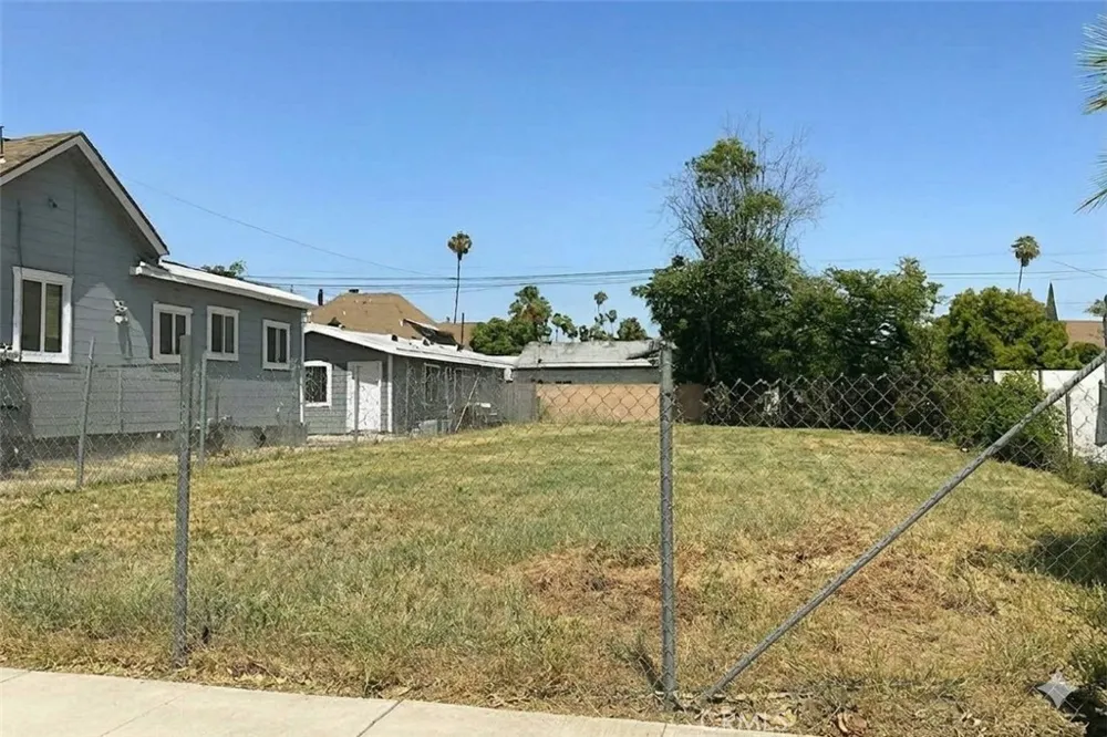 348 Palomares Pomona, CA 91767